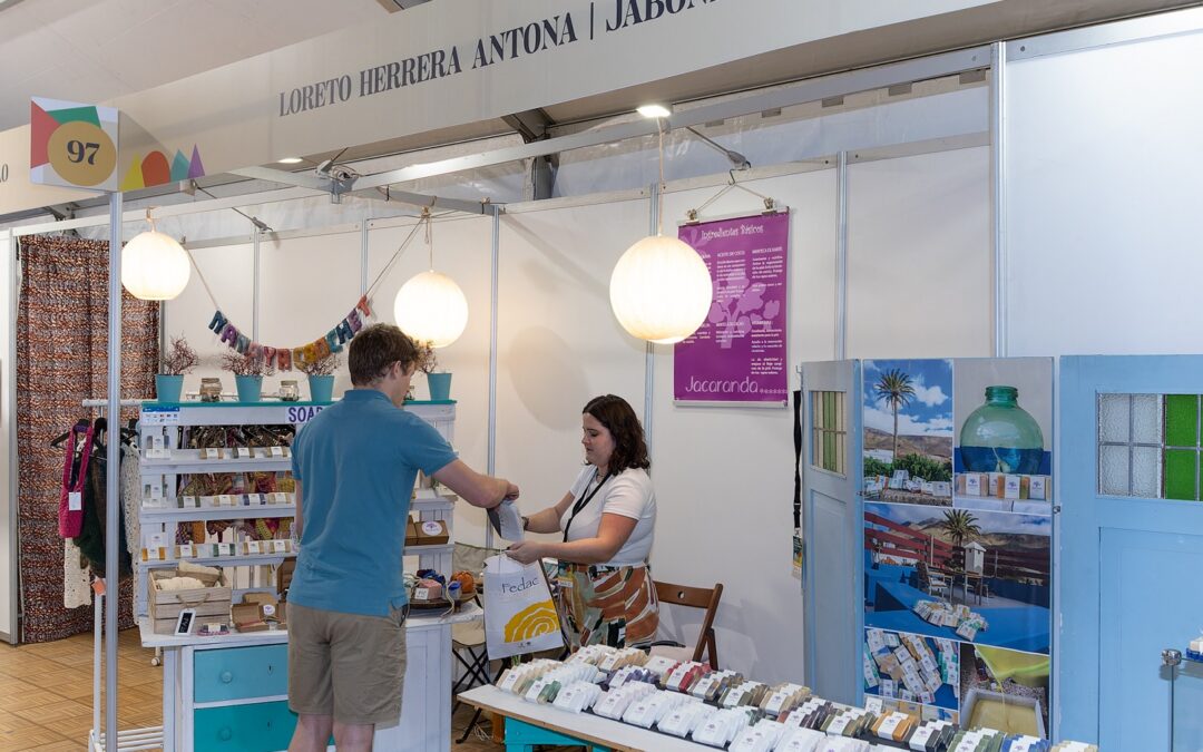 Los artesanos celebran la afluencia de público en San Telmo, que recupera el ambiente “de las mejores ocasiones”