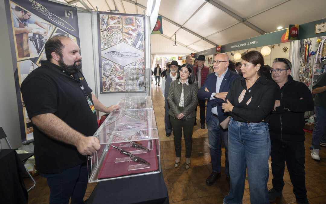Recorrido institucional en la inauguración de la 31 Feria de Artesanía de Gran Canaria San Telmo
